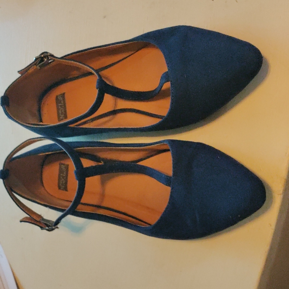 NYLA flats size 9